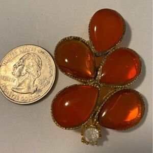 Vintage Amber Glass Cabochon Floral Brooch – Gold-Tone Couture Statement Pin